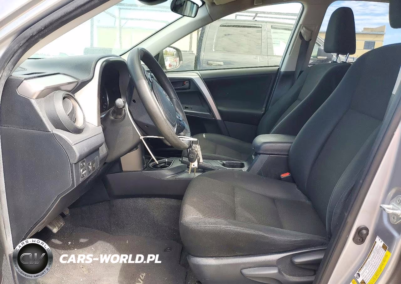 2018 Toyota Rav4 Le VIN:JTMZFREV0JD124830 - 7