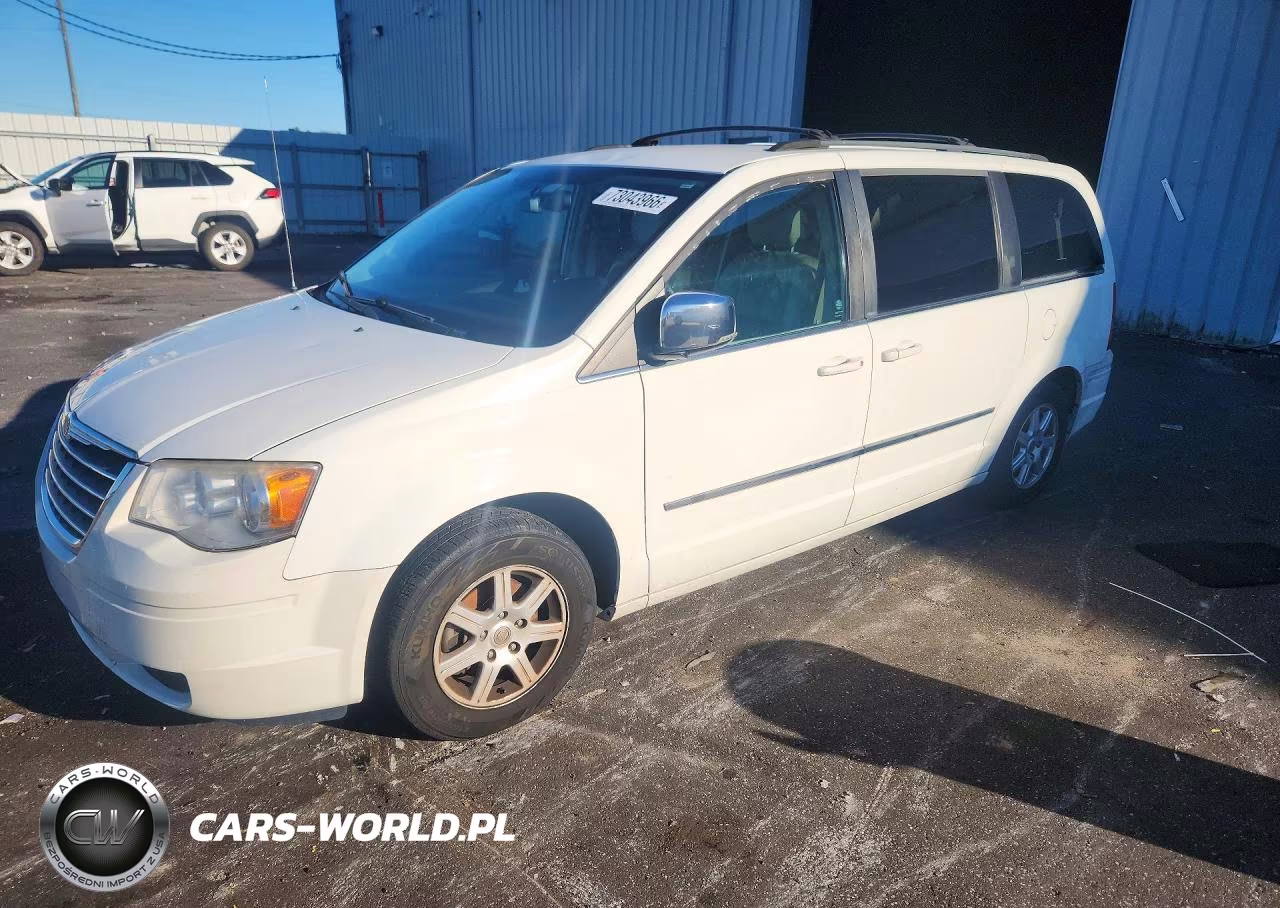 2010 Chrysler Town & Country Touring Plus VIN:2A4RR8DX2AR375120 - 1