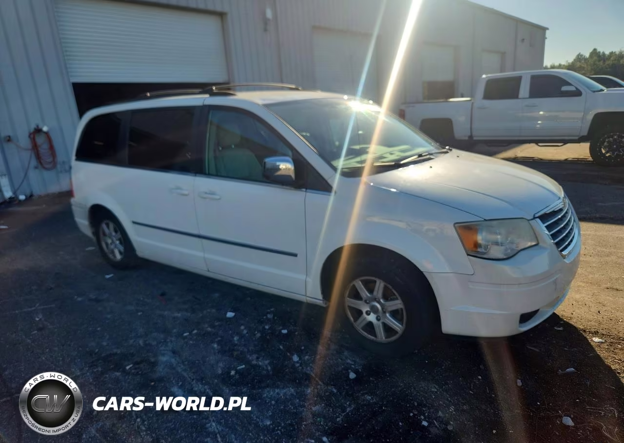 2010 Chrysler Town & Country Touring Plus VIN:2A4RR8DX2AR375120 - 4