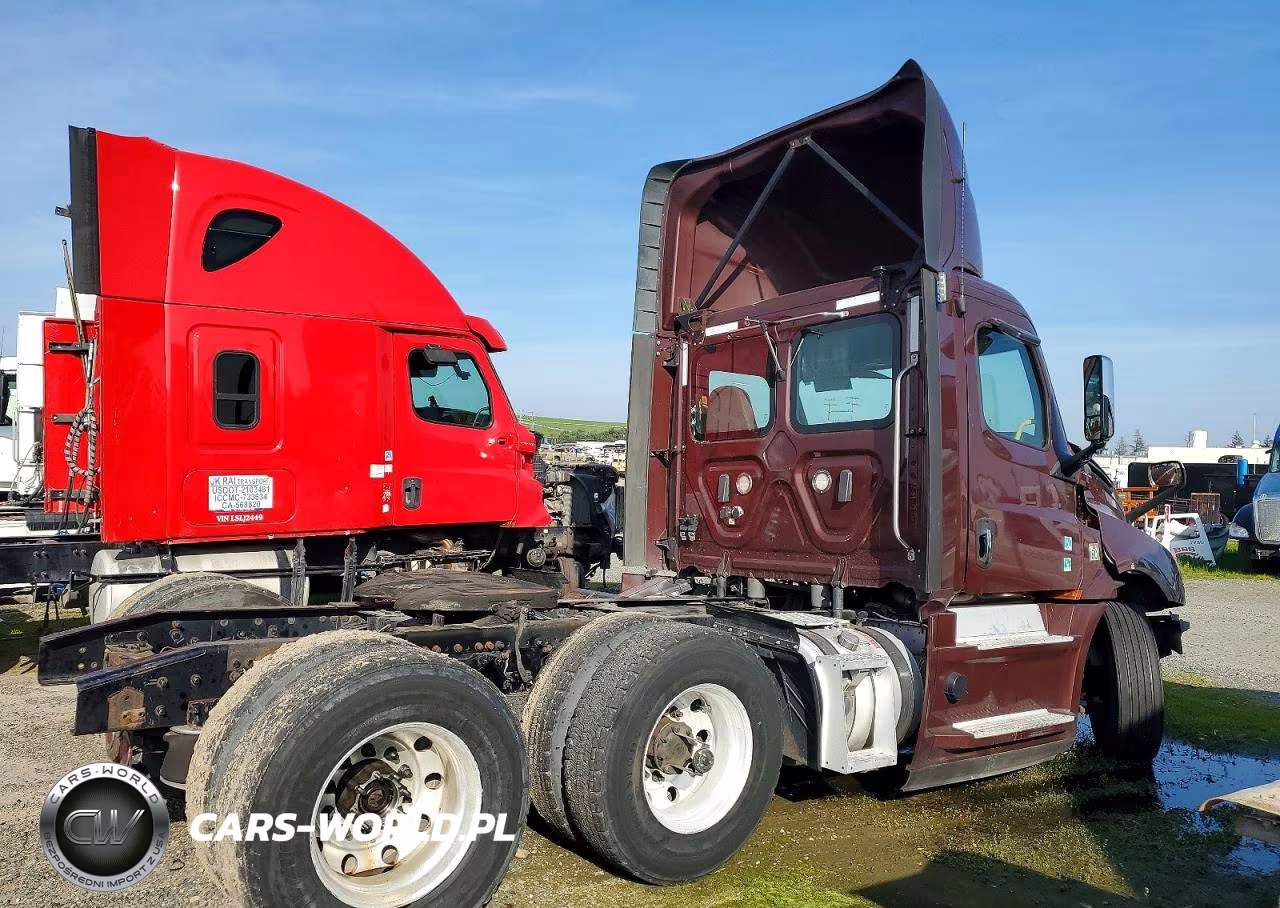 2019 Freightliner Cascadia 126 Semi Truck VIN:3AKJHLDR4KSKP0645 - 4
