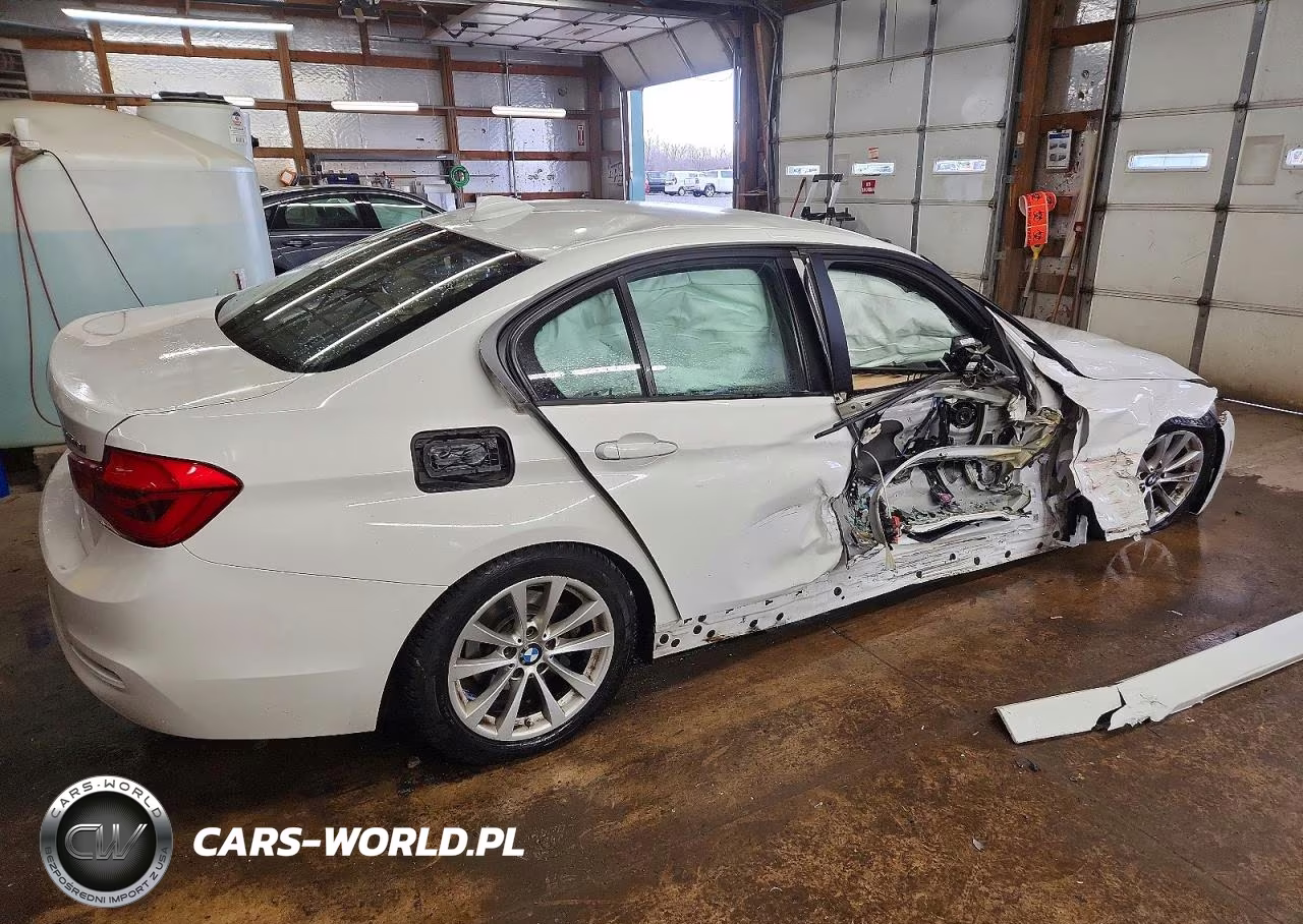 2018 BMW 320 Xi VIN:WBA8E5G57JNU46912 - 3