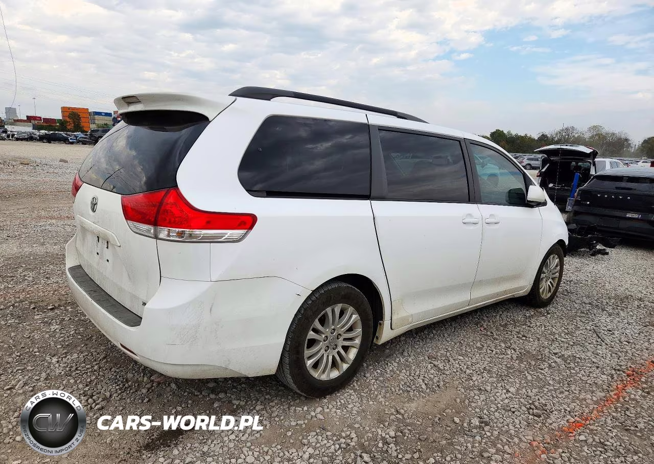 2011 Toyota Sienna Xle 8-Passenger VIN:5TDYK3DC3BS147092 - 3