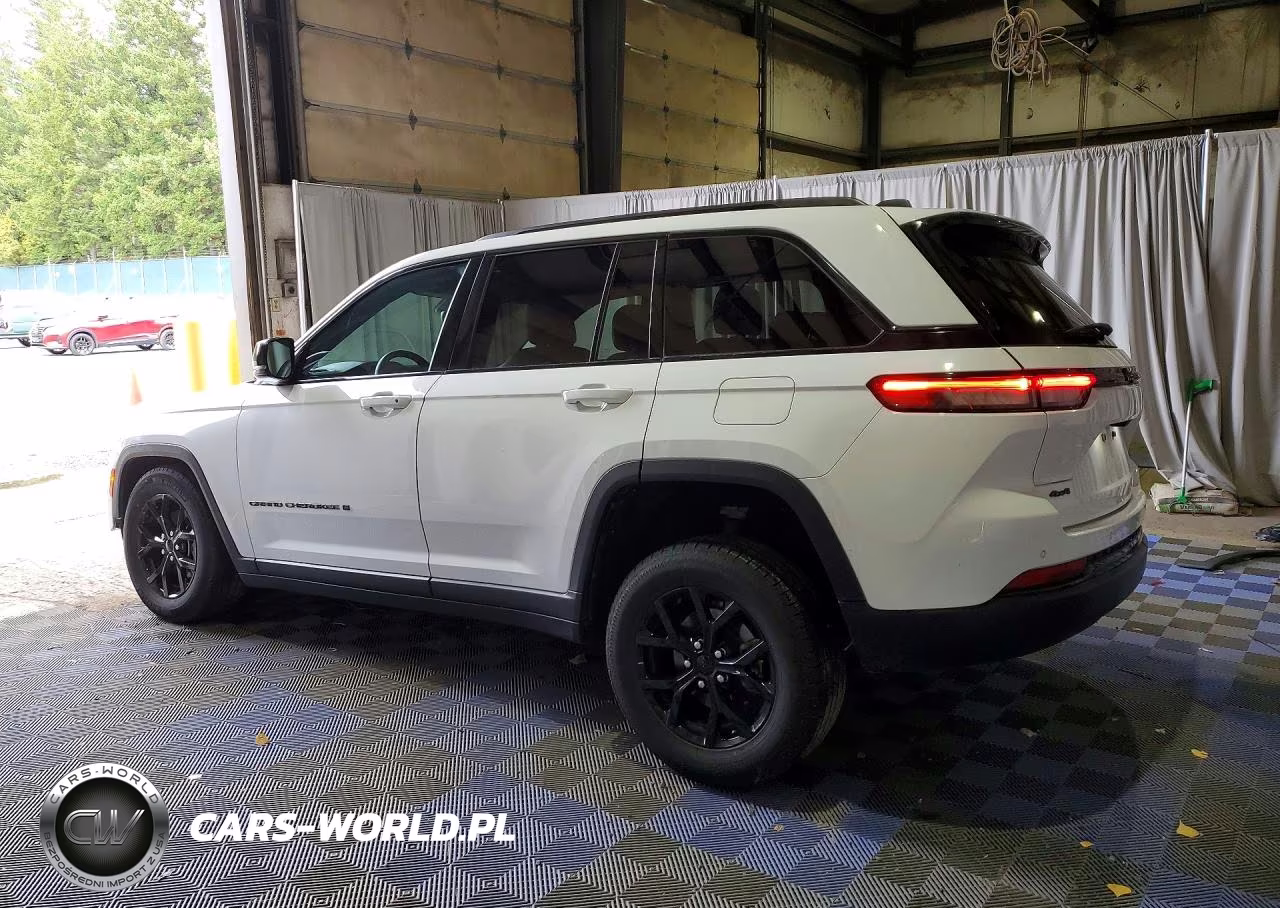 2024 Jeep Grand Cherokee Laredo VIN:1C4RJHAG7R8535016 - 2