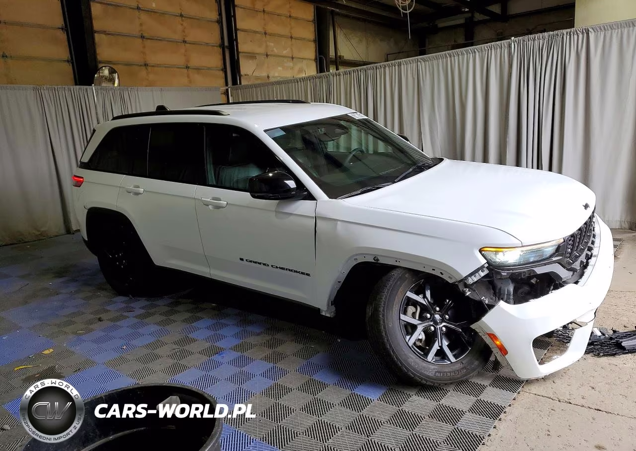 2024 Jeep Grand Cherokee Laredo VIN:1C4RJHAG7R8535016 - 4