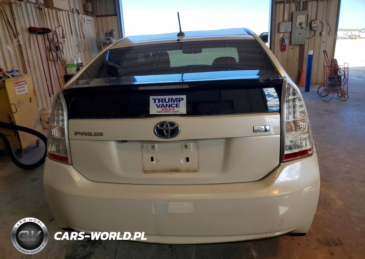 2011 Toyota Prius Three VIN:JTDKN3DU0B0296620 - 6