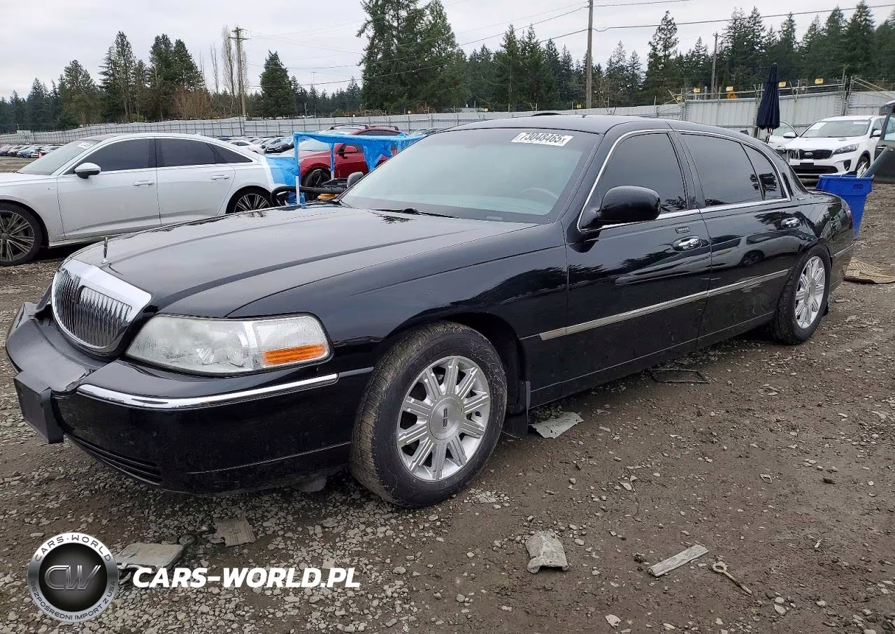 2011 Lincoln Town Car Signature Long Wheelbase – zdjęcie 1 z 12