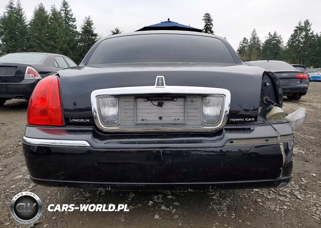 2011 Lincoln Town Car Signature Long Wheelbase VIN:2LNBL8FV2BX756642 - 6