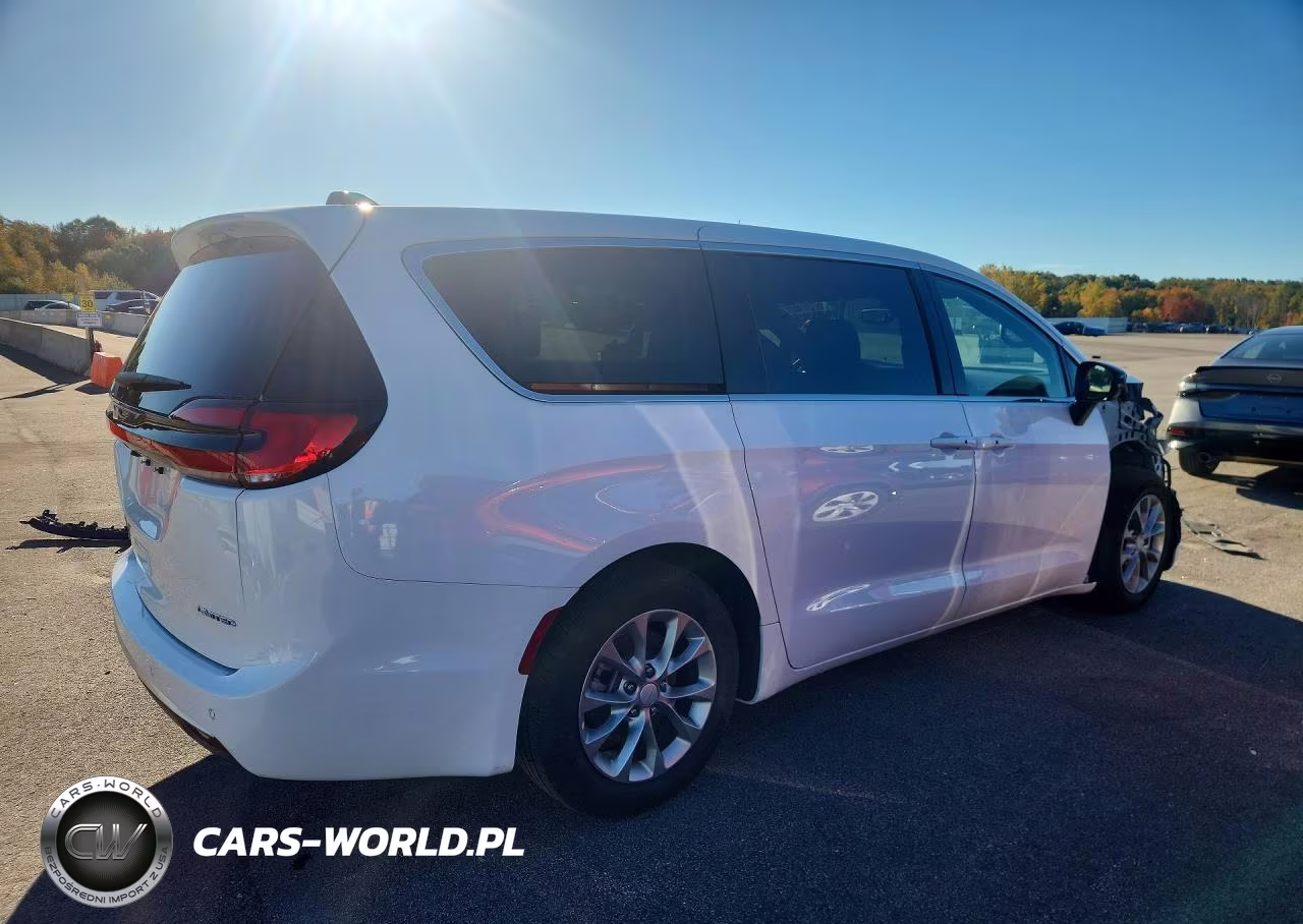 2027 Chrysler Pacifica Limited VIN:2C4RC1GGXVR594858 - 3
