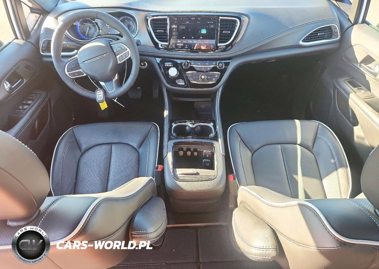2027 Chrysler Pacifica Limited VIN:2C4RC1GGXVR594858 - 8