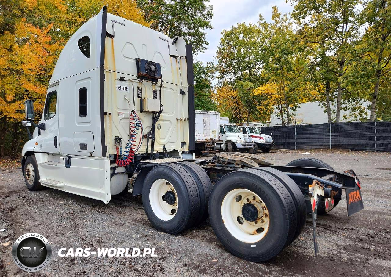 2015 Freightliner Cascadia Semi Truck VIN:3AKJGLBG4FSGK0126 - 2