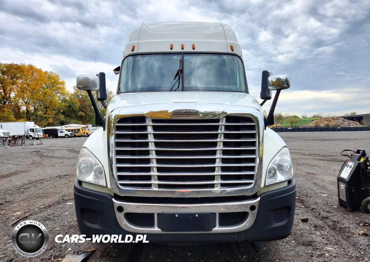 2015 Freightliner Cascadia Semi Truck VIN:3AKJGLBG4FSGK0126 - 5