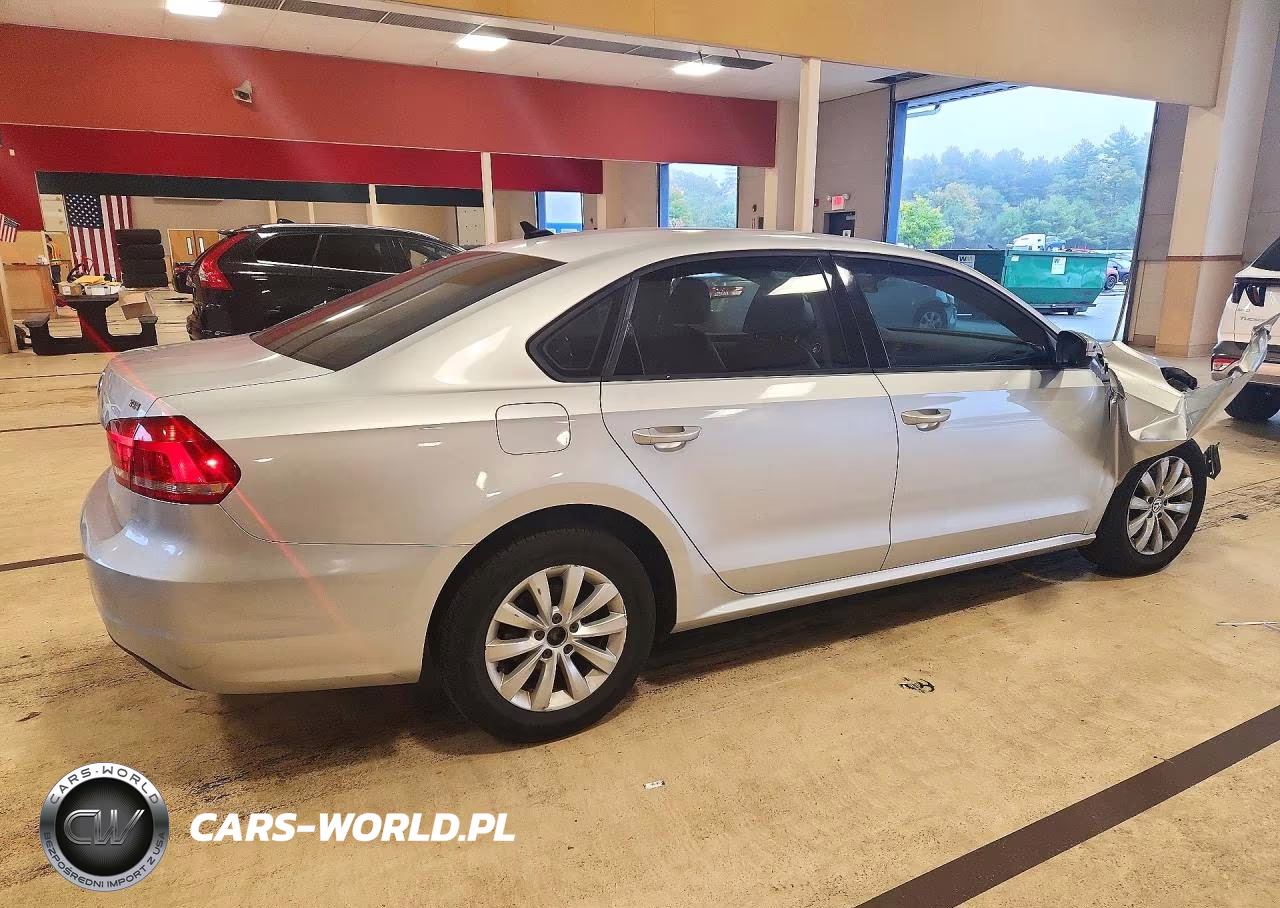 2015 Volkswagen Passat S VIN:1VWAT7A30FC028883 - 3