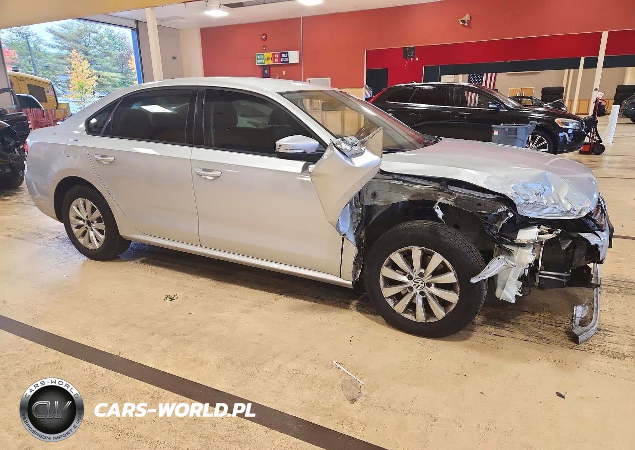 2015 Volkswagen Passat S VIN:1VWAT7A30FC028883 - 4