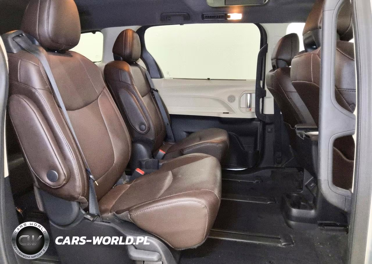 2024 Toyota Sienna Platinum 7-Passenger VIN:5TDESKFC3RS117952 - 11