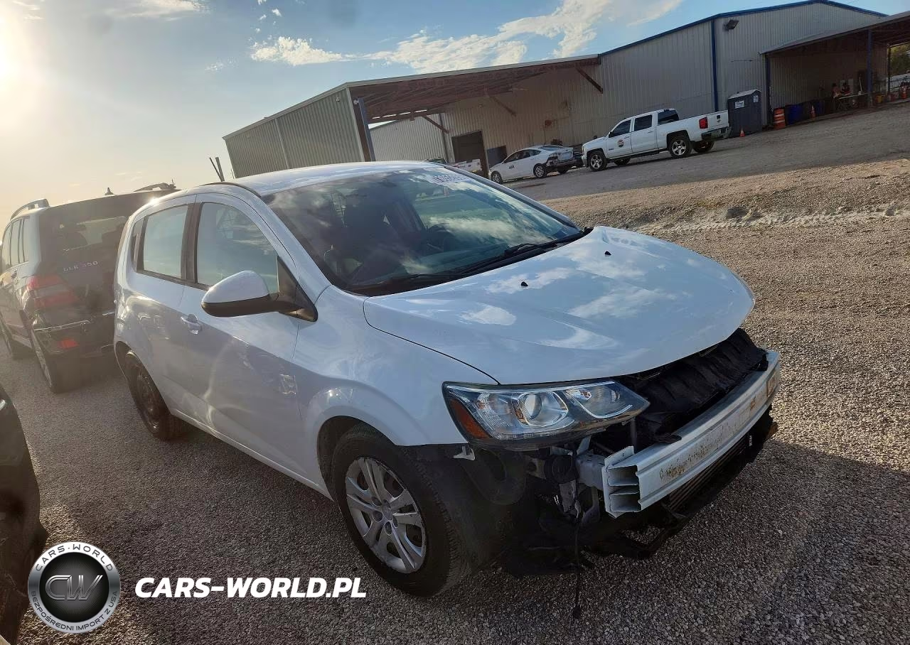 2020 Chevrolet Sonic VIN:1G1JG6SB6L4114866 - 4