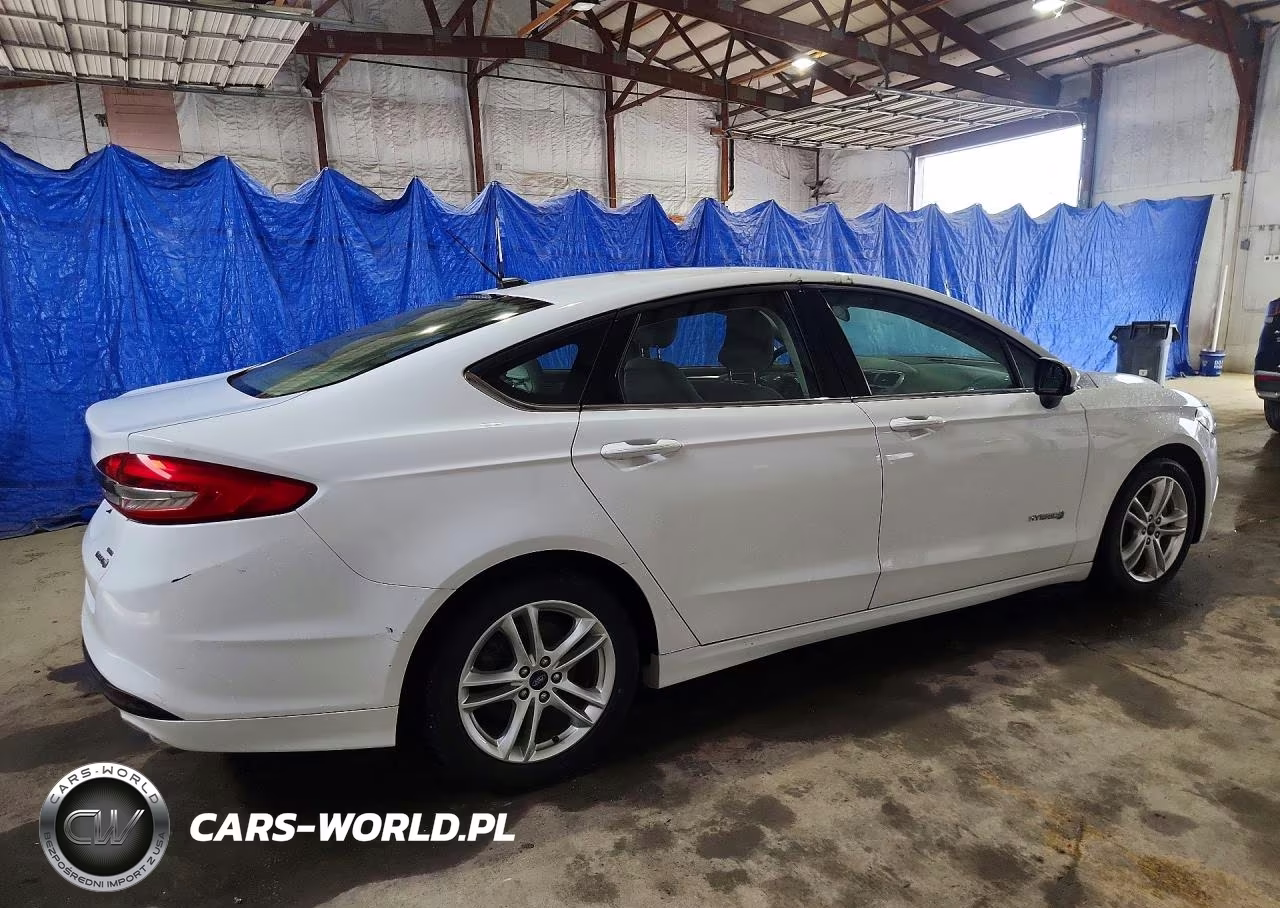 2018 Ford Fusion Se Hybrid VIN:3FA6P0LU9JR141404 - 3