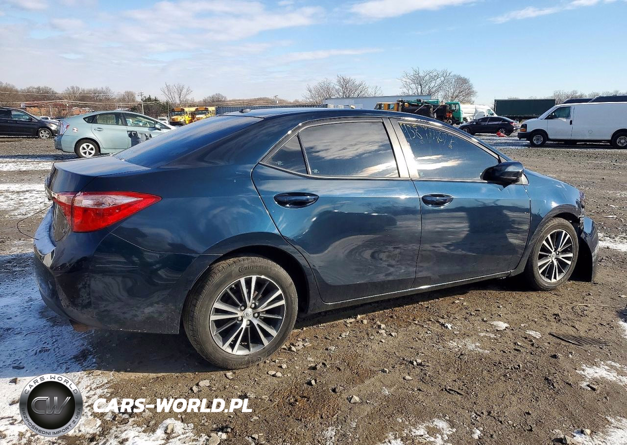 2018 Toyota Corolla Le VIN:2T1BURHE5JC121244 - 3