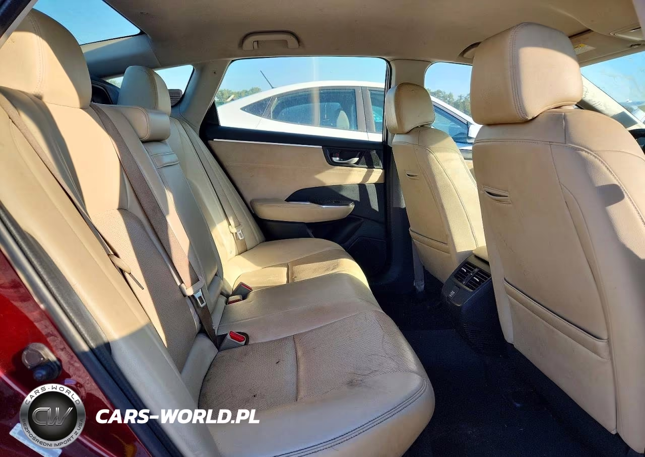 2018 Honda Clarity Touring VIN:JHMZC5F37JC001139 - 10