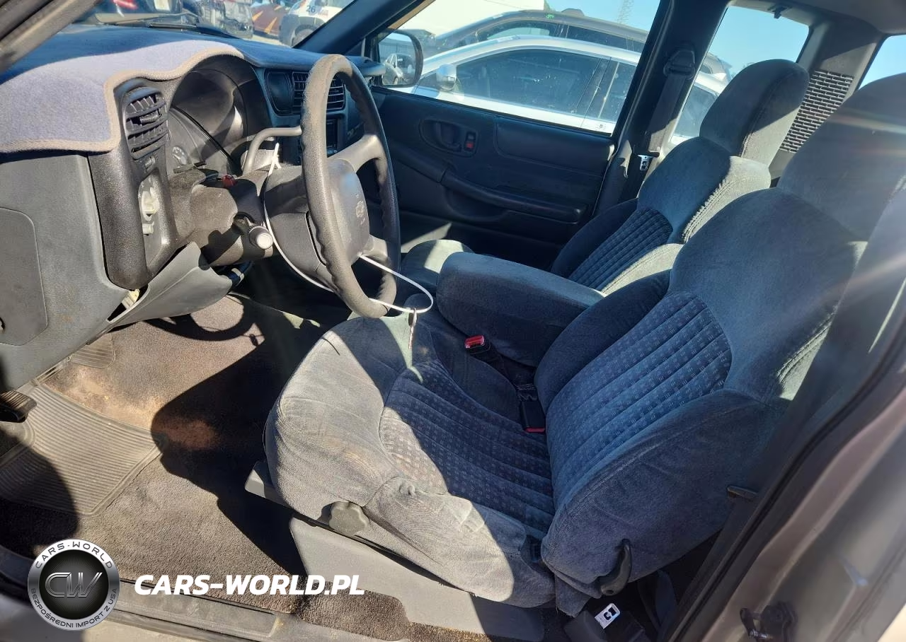 2000 Chevrolet S Truck S10 VIN:1GCCS1956YK272662 - 7