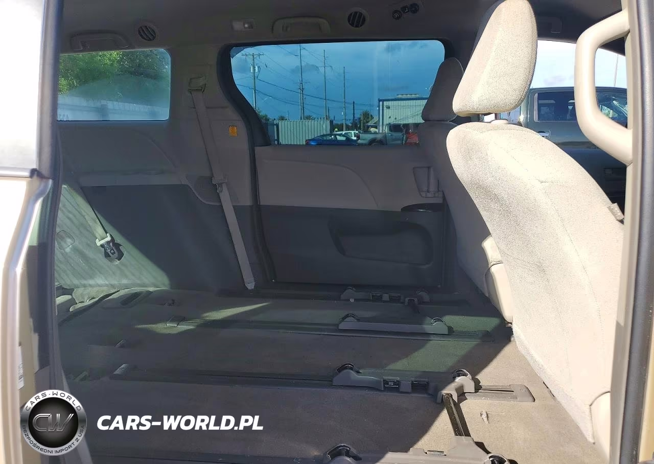 2011 Toyota Sienna Base 7-Passenger VIN:5TDKA3DC0BS009180 - 11