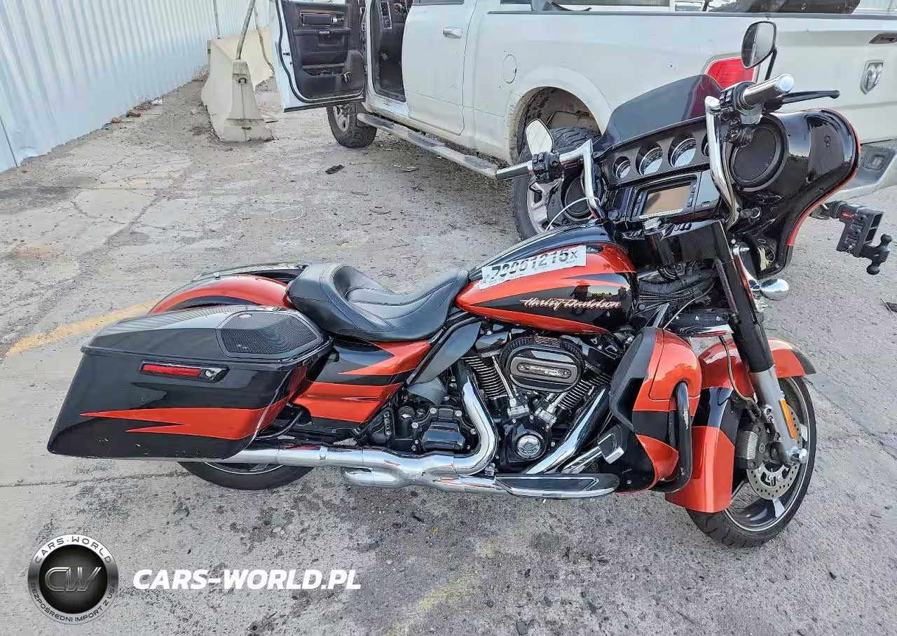 2017 Harley-Davidson Flhxse Cvo Street Glide