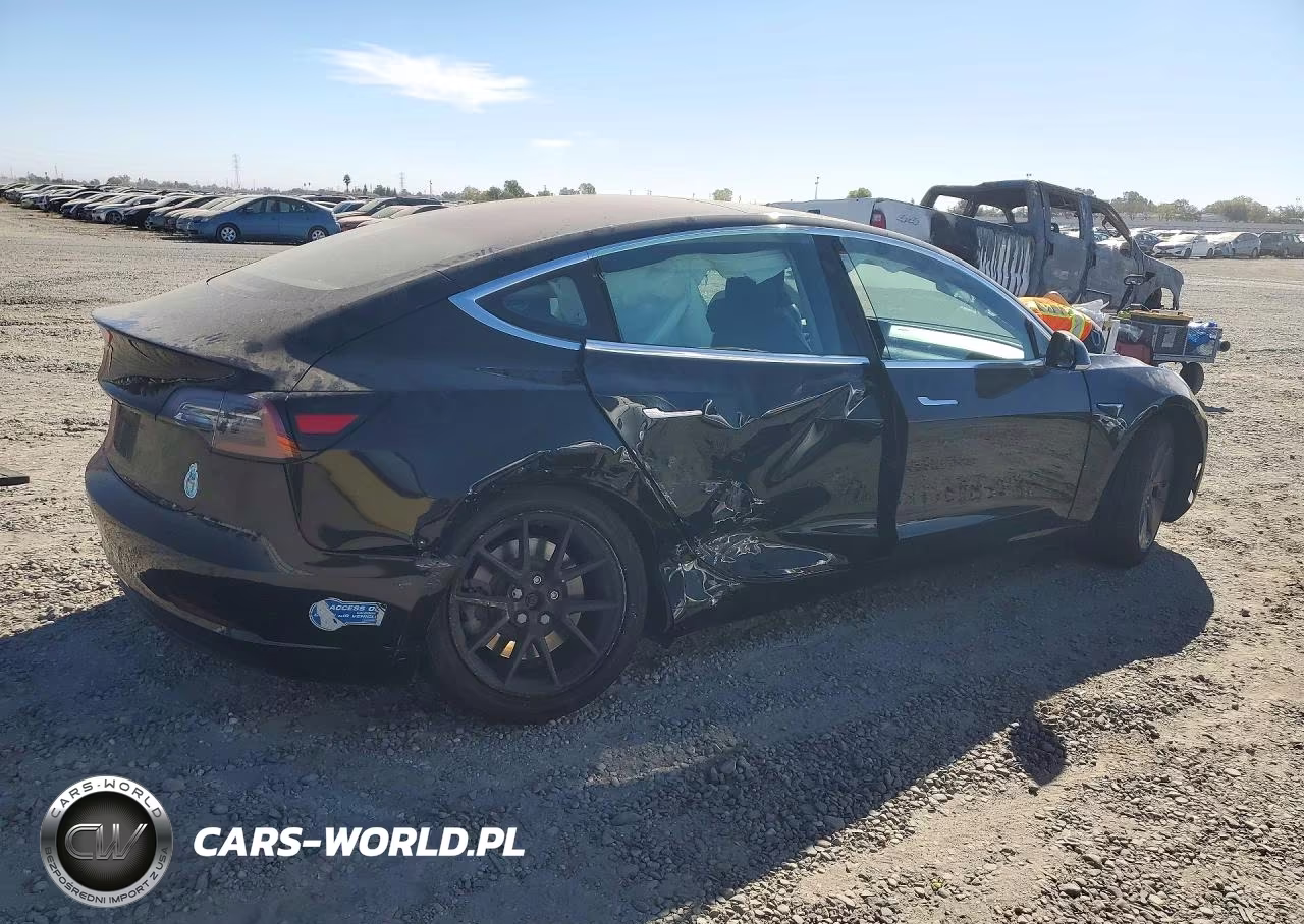 2018 Tesla Model 3 VIN:5YJ3E1EAXJF040658 - 3