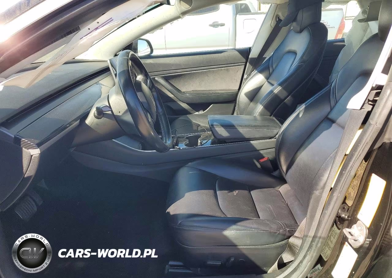 2018 Tesla Model 3 VIN:5YJ3E1EAXJF040658 - 7