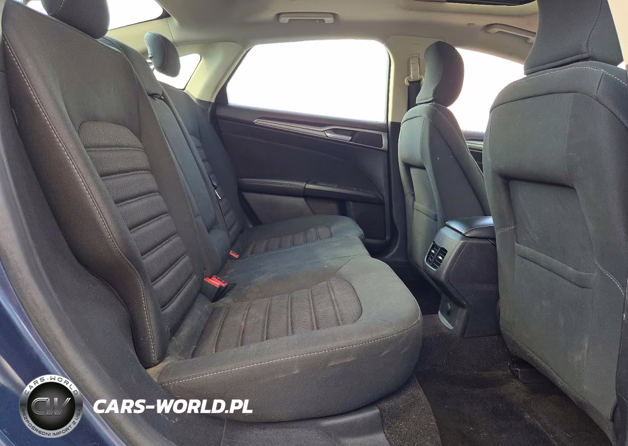 2019 Ford Fusion Se VIN:3FA6P0LU6KR104389 - 10