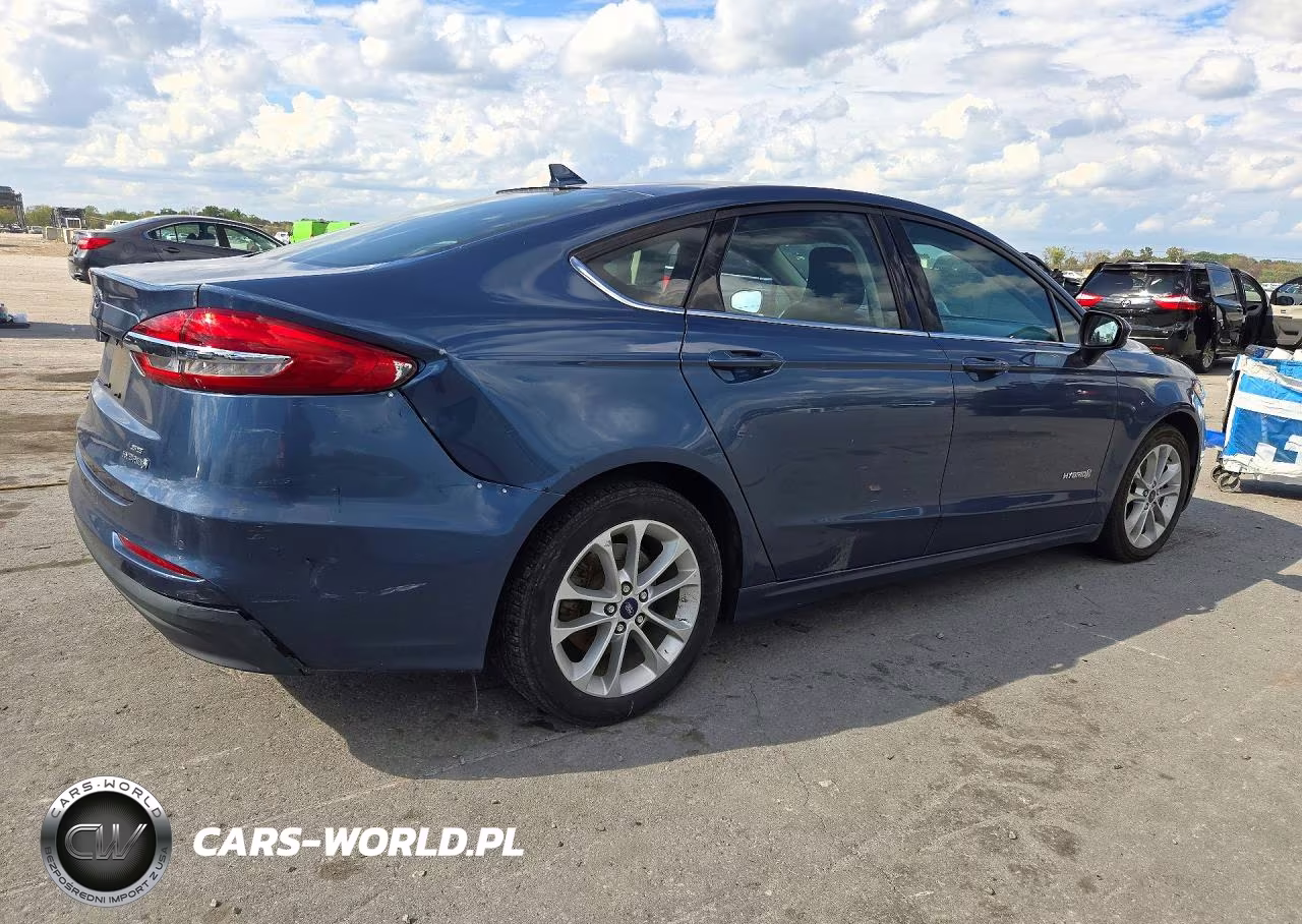 2019 Ford Fusion Se VIN:3FA6P0LU6KR104389 - 3