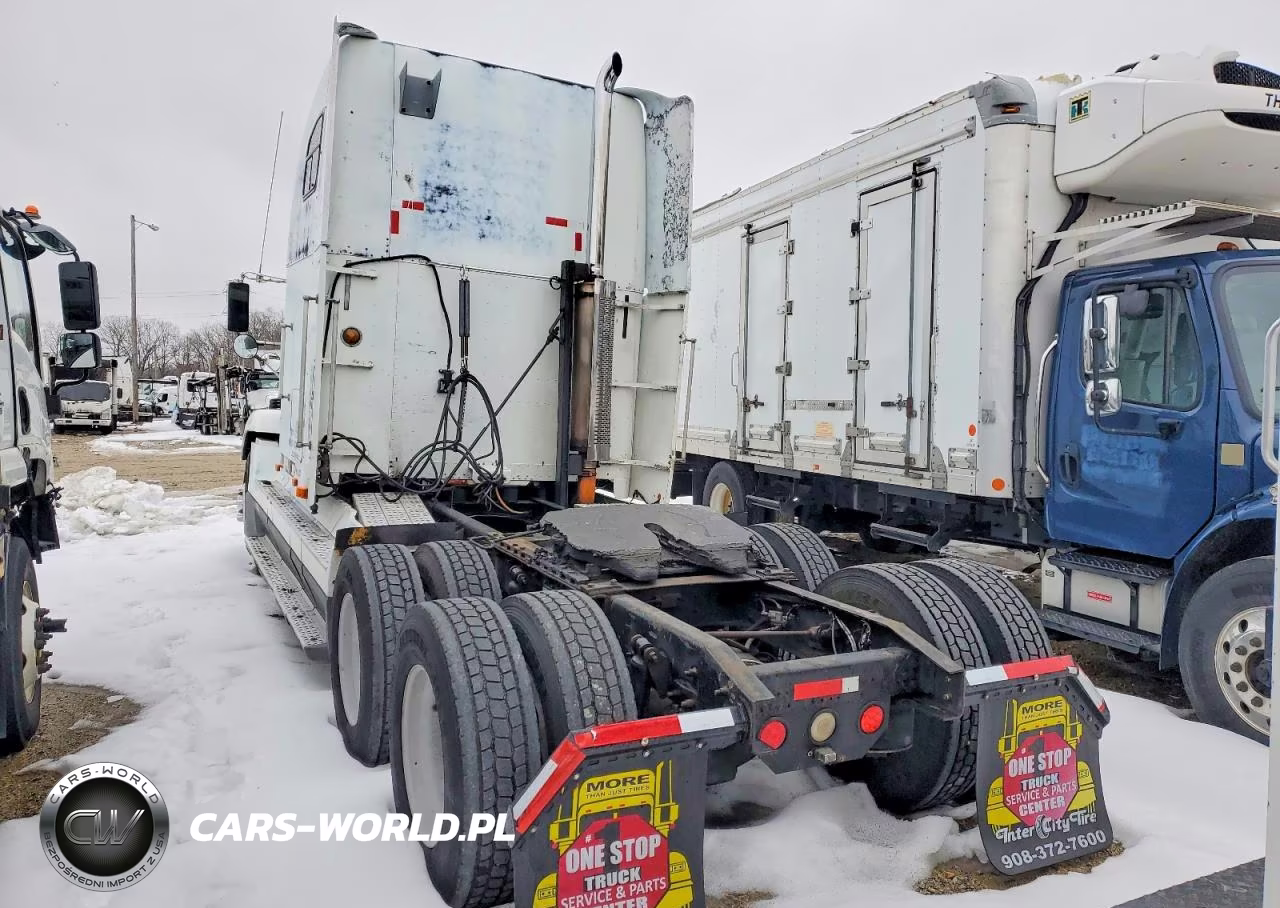 1998 Freightliner Long Conventional Semi Truck VIN:2FUYDSEB5WA920175 - 3