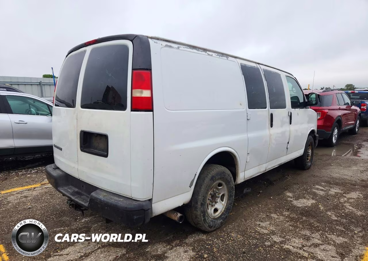 2008 Chevrolet Express G2500 VIN:1GCGG25C281131669 - 3
