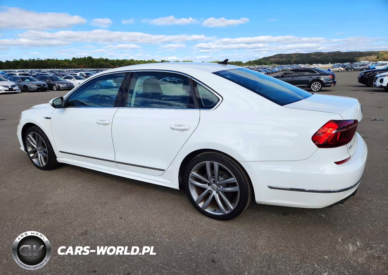 2017 Volkswagen Passat VIN:1VWDT7A33HC015559 - 2