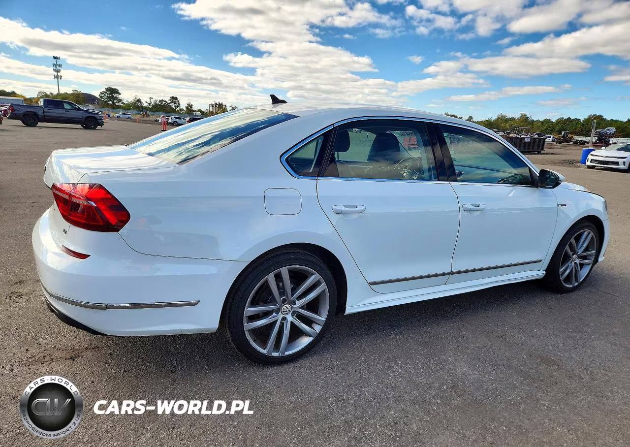 2017 Volkswagen Passat VIN:1VWDT7A33HC015559 - 3