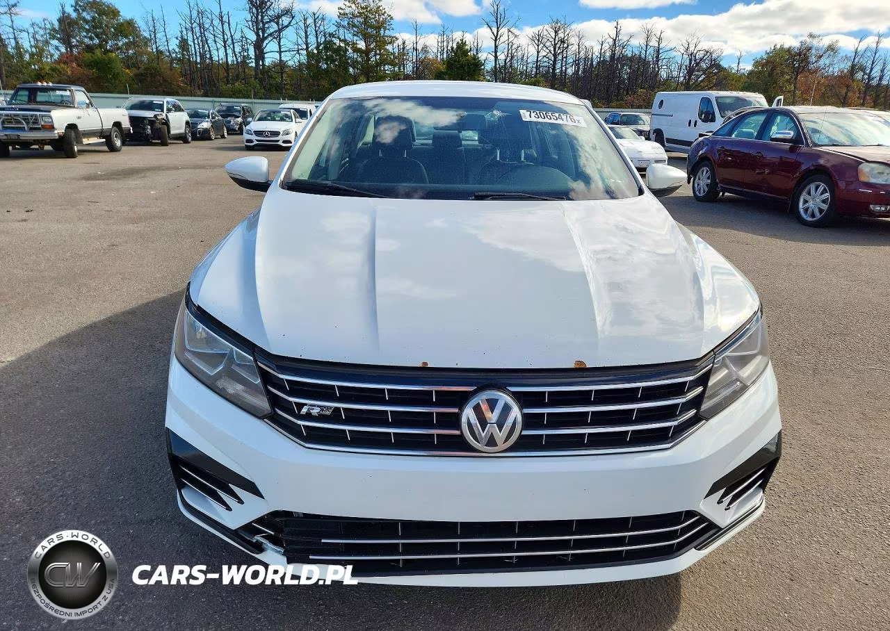 2017 Volkswagen Passat VIN:1VWDT7A33HC015559 - 5