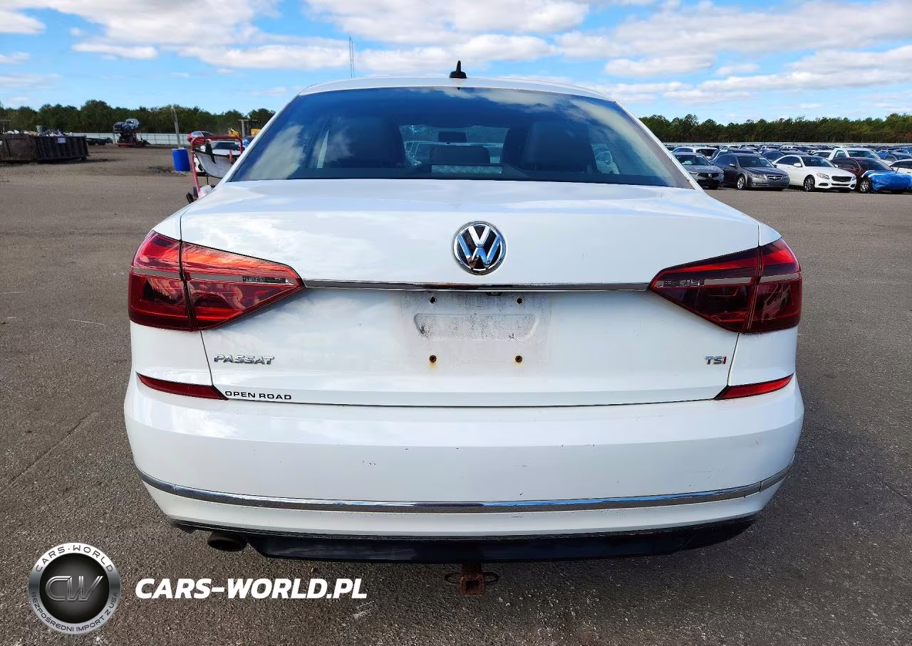 2017 Volkswagen Passat VIN:1VWDT7A33HC015559 - 6