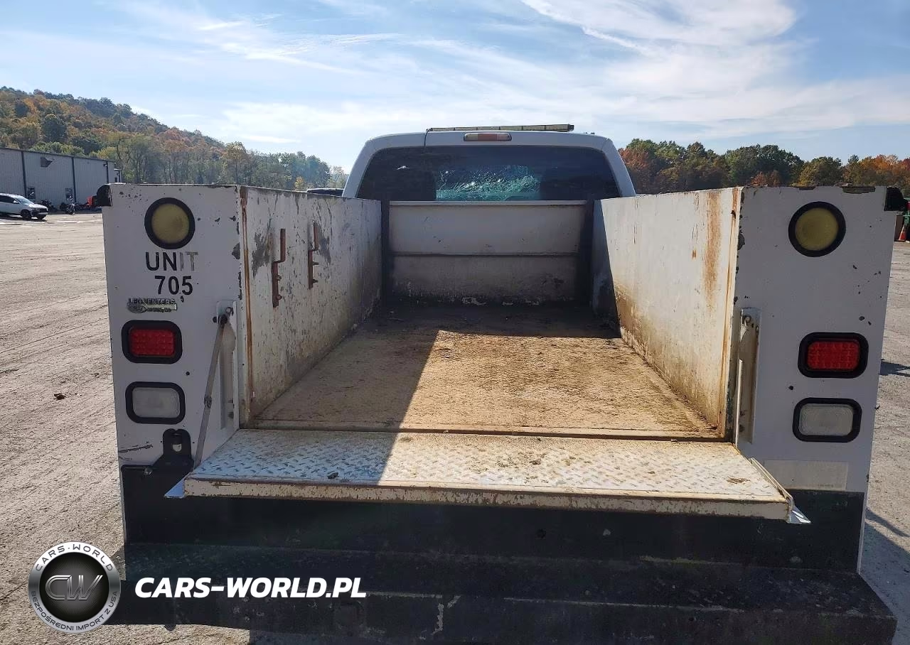 2011 Ford F250 Super Duty VIN:1FDBF2AT5BEC63520 - 10