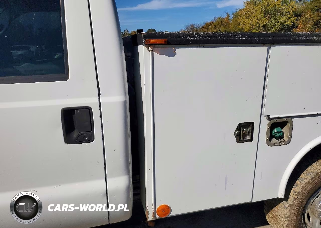 2011 Ford F250 Super Duty VIN:1FDBF2AT5BEC63520 - 11