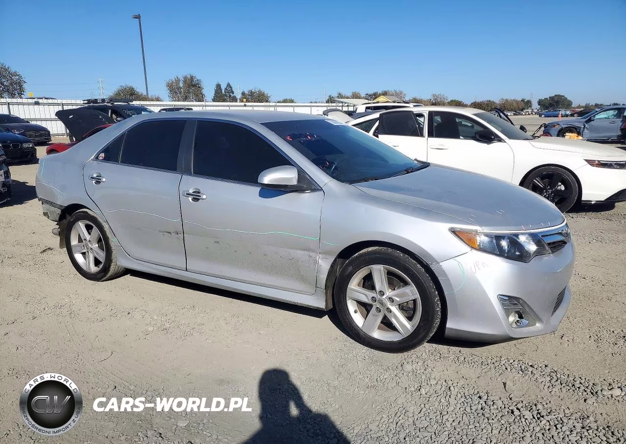 2014 Toyota Camry Se VIN:4T1BF1FK6EU860311 - 4