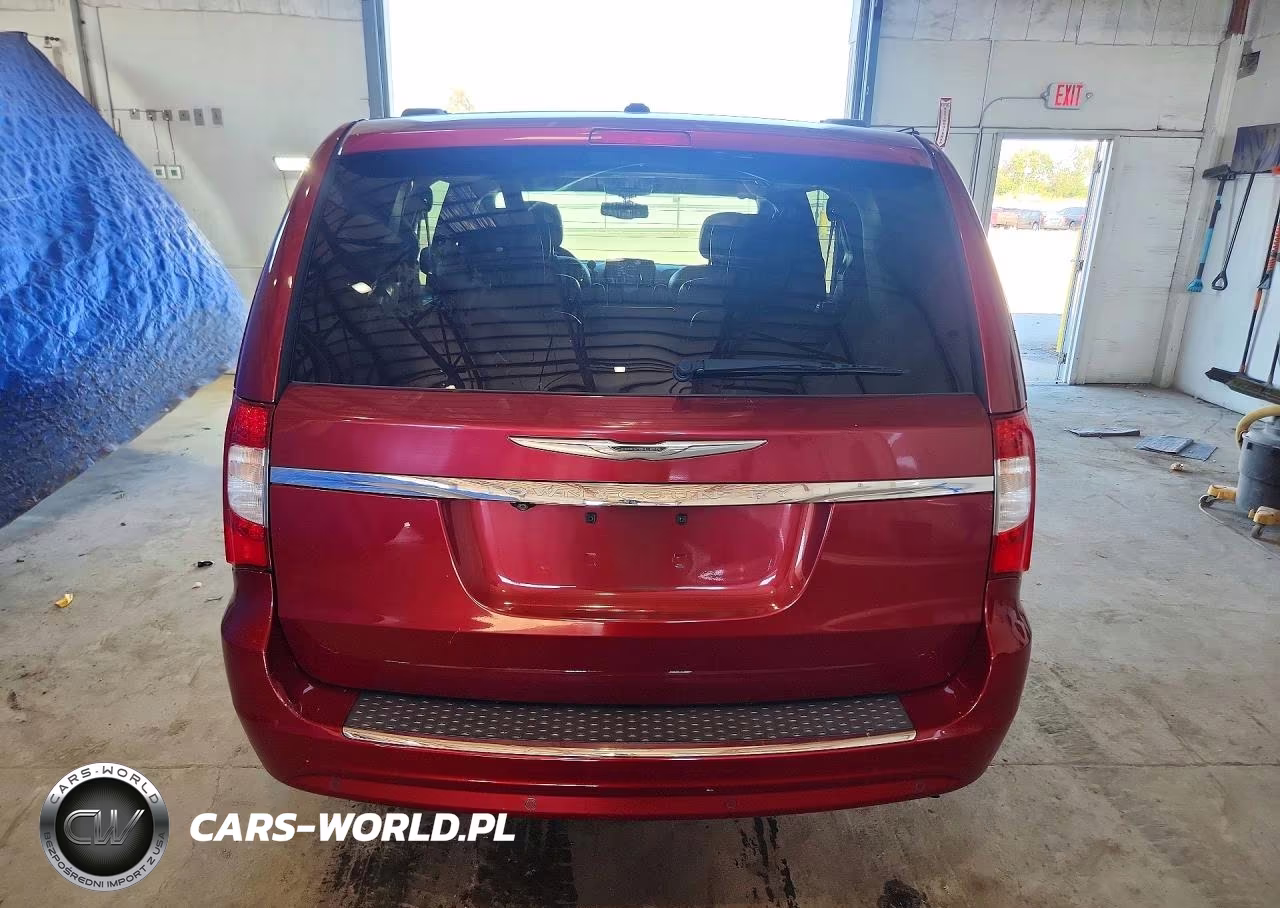 2015 Chrysler Town & Country Touring L VIN:2C4RC1CG2FR546164 - 6