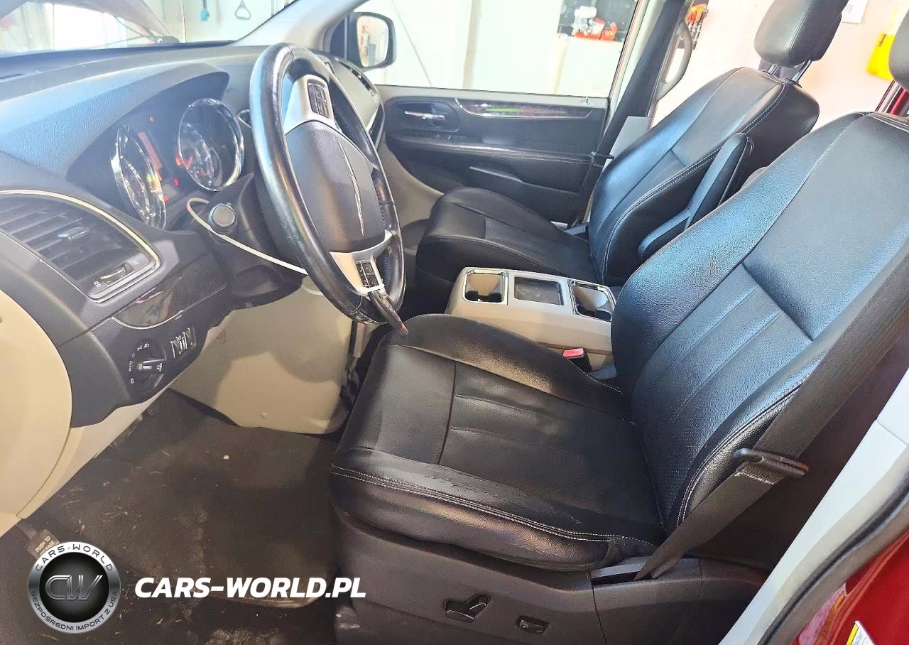 2015 Chrysler Town & Country Touring L VIN:2C4RC1CG2FR546164 - 7