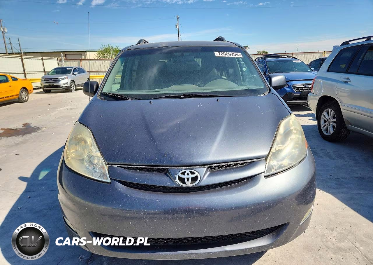 2010 Toyota Sienna Xle VIN:5TDYK4CC3AS307669 - 5