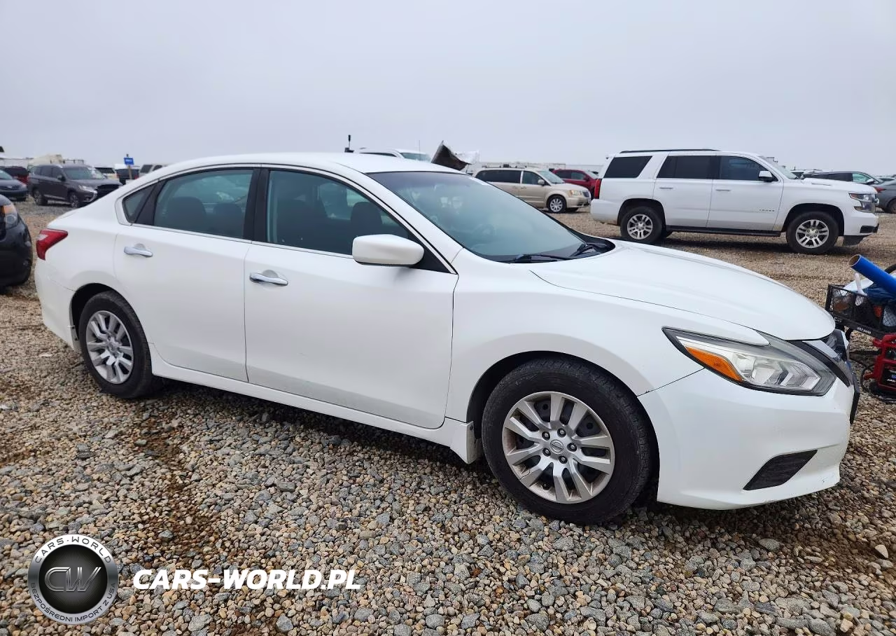 2017 Nissan Altima 2.5 S VIN:1N4AL3AP1HN320604 - 4