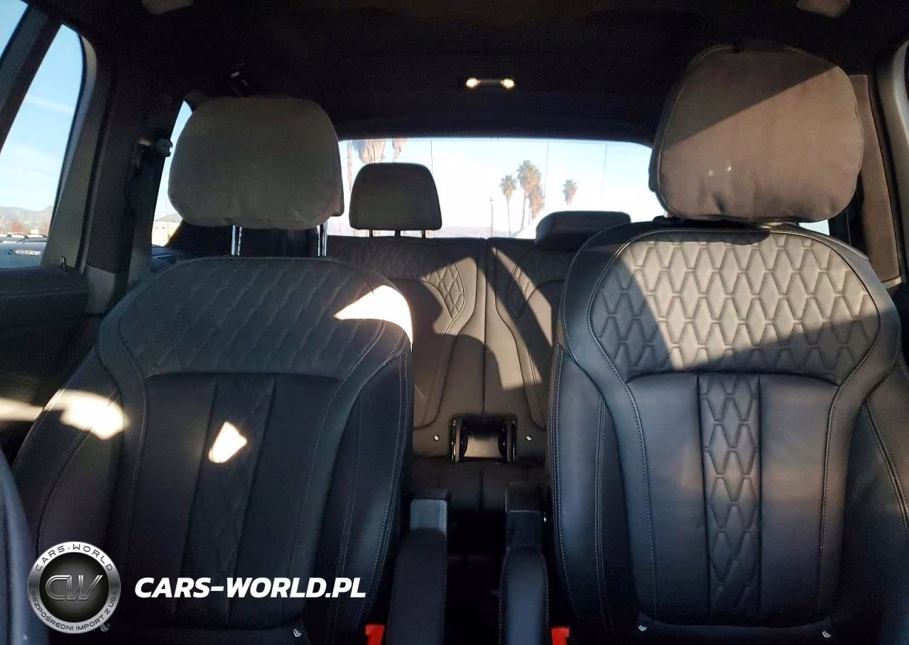 2025 BMW X7 M60I VIN:5UX33EM06S9X01439 - 10
