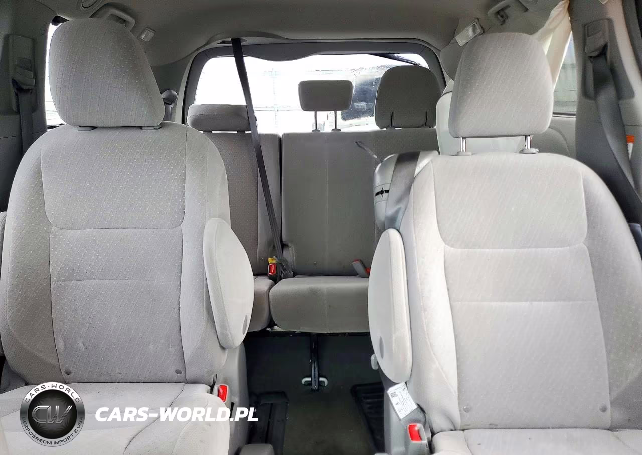 2017 Toyota Sienna Le VIN:5TDKZ3DC2HS870412 - 10
