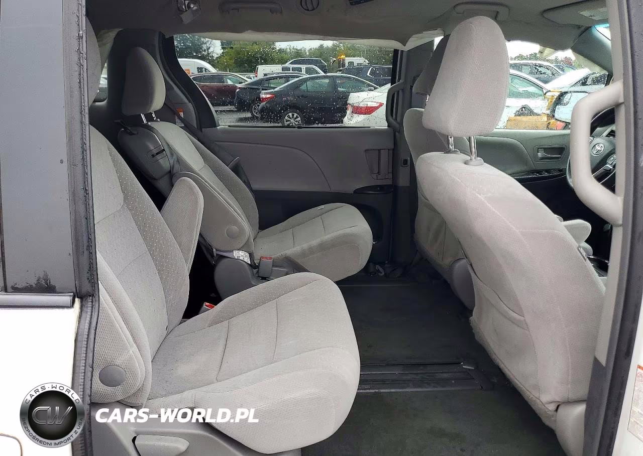 2017 Toyota Sienna Le VIN:5TDKZ3DC2HS870412 - 11