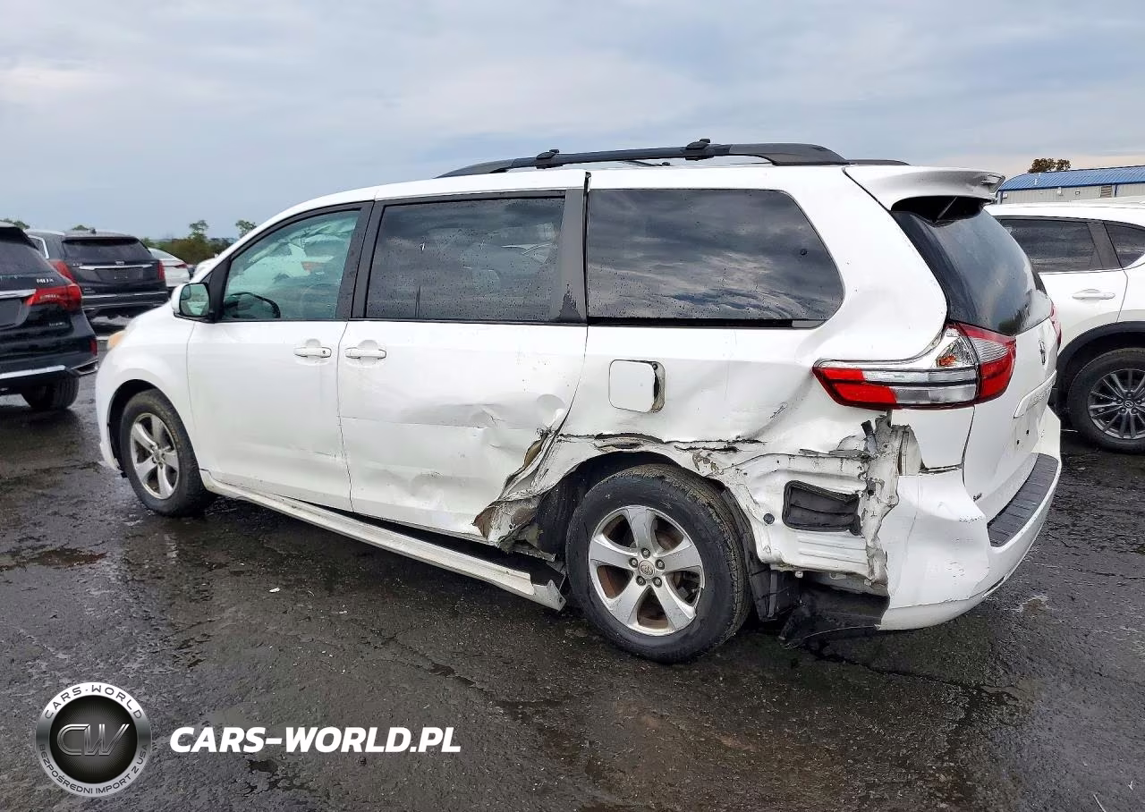 2017 Toyota Sienna Le VIN:5TDKZ3DC2HS870412 - 2