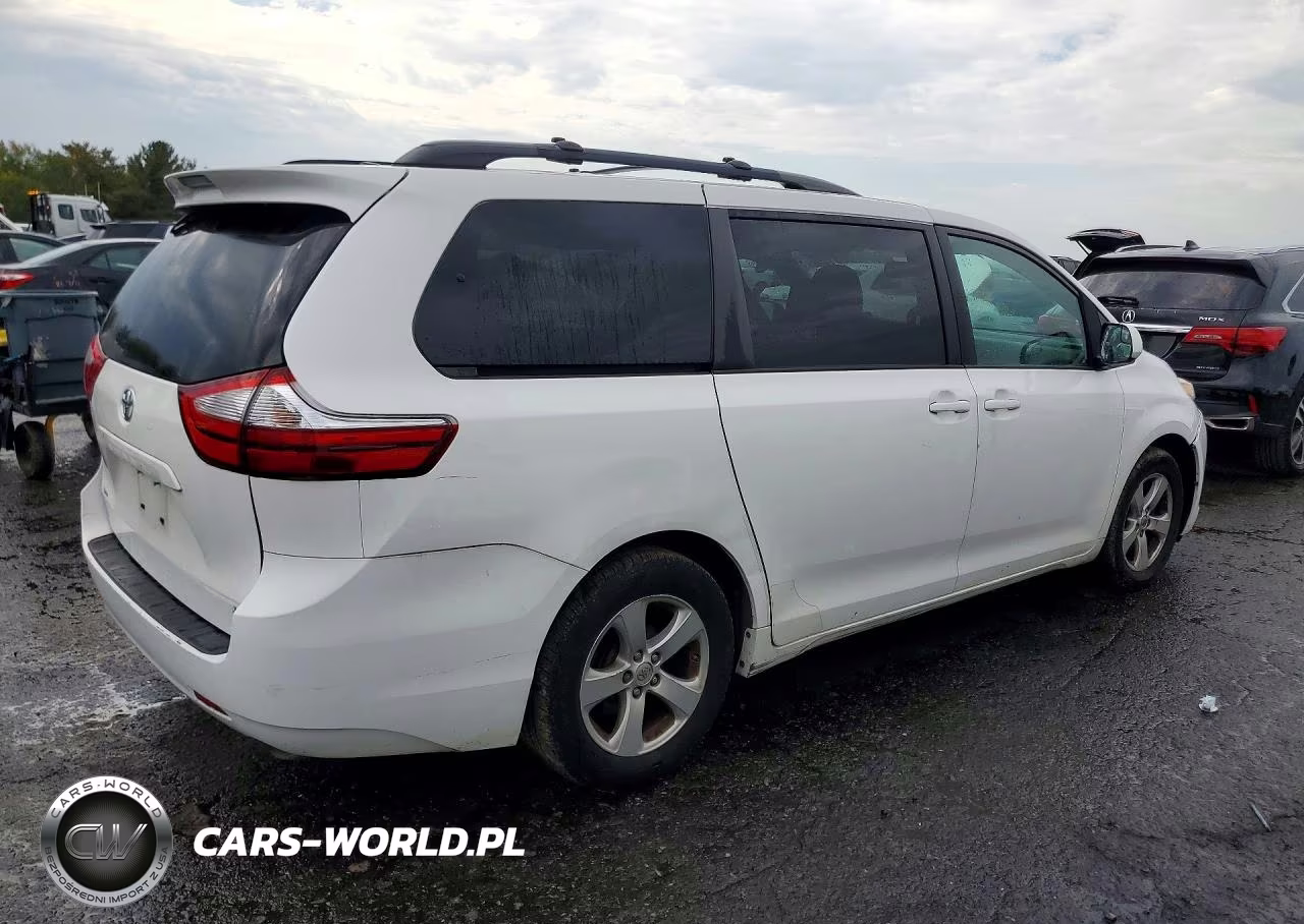 2017 Toyota Sienna Le VIN:5TDKZ3DC2HS870412 - 3