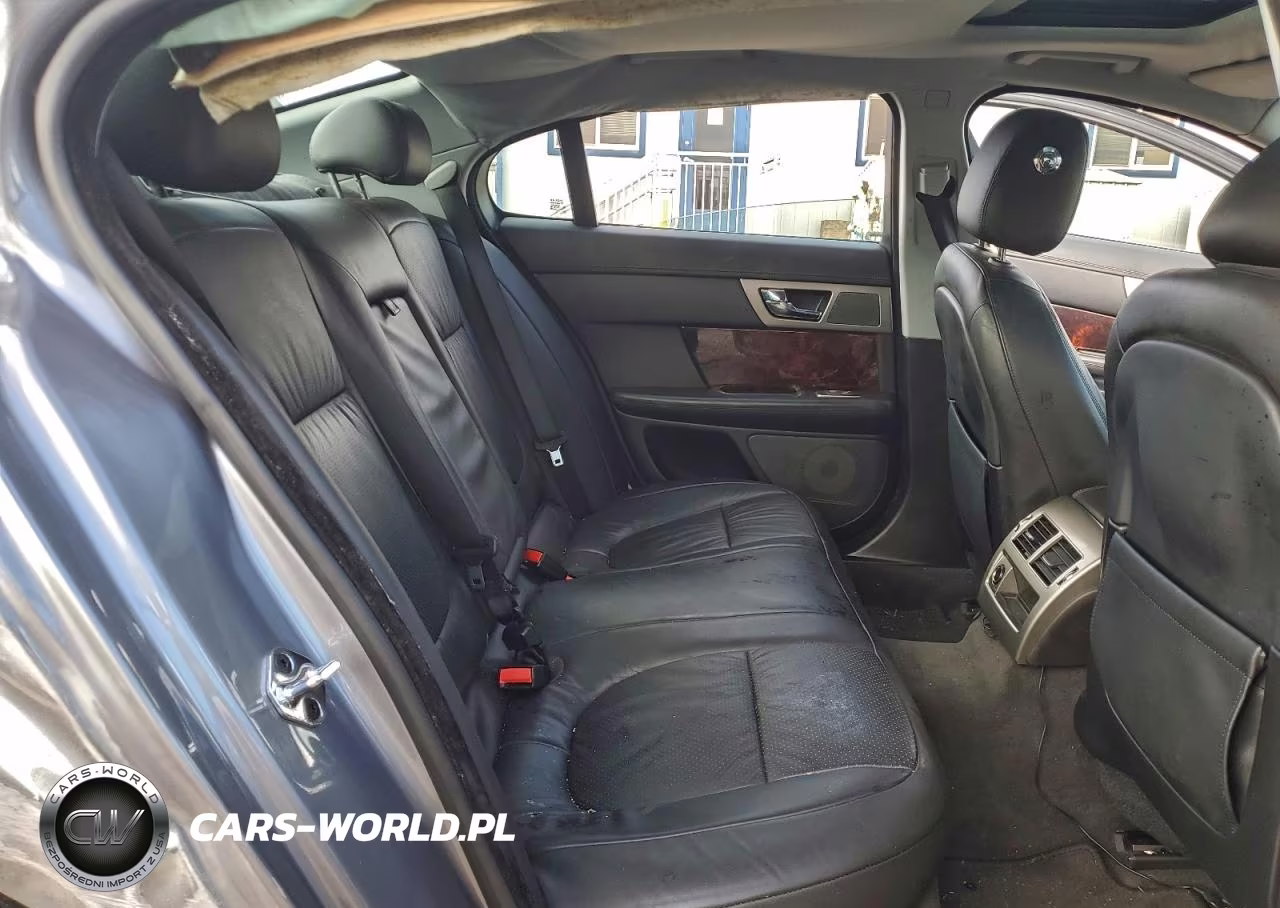 2011 Jaguar Xf Premium VIN:SAJWA0GB3BLS10982 - 10