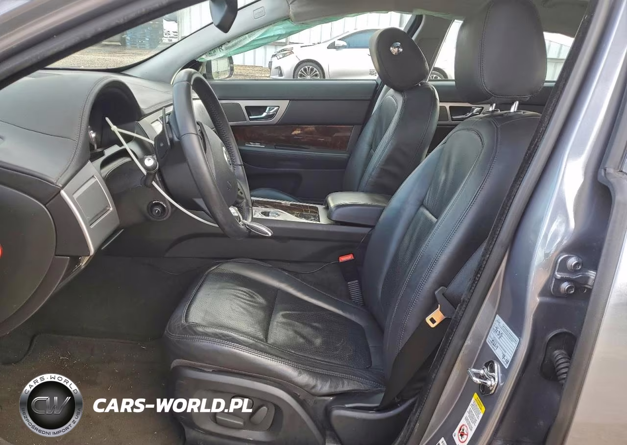2011 Jaguar Xf Premium VIN:SAJWA0GB3BLS10982 - 7