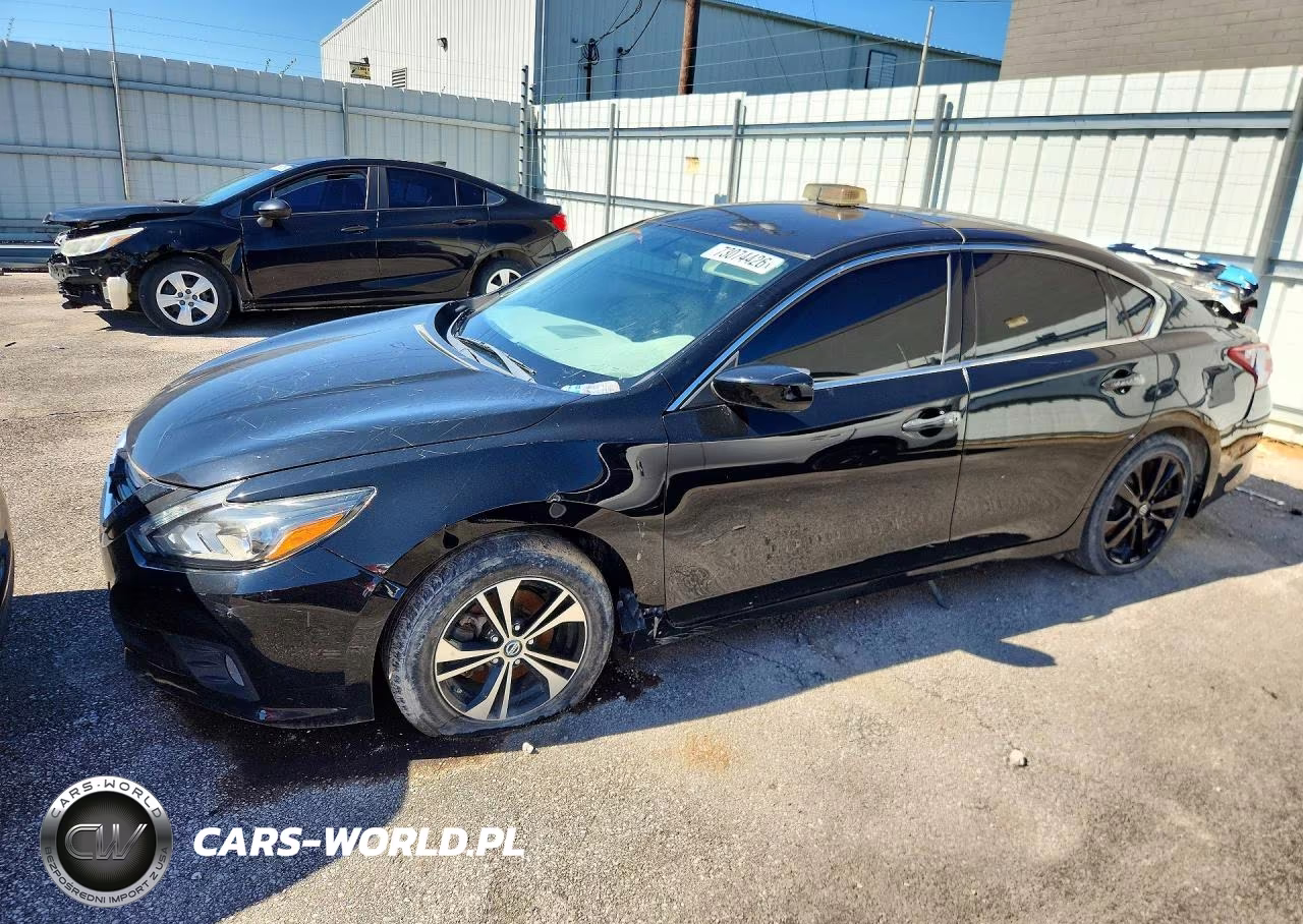 2017 Nissan Altima 2.5 Sr – zdjęcie 1 z 12